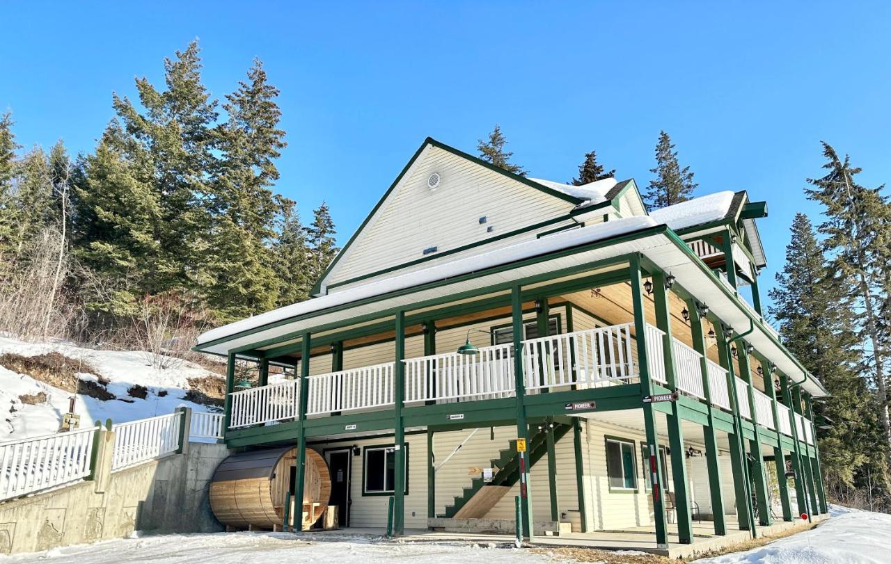 2Mins To Town, Ac & Sauna, Self Check-In, Full Kitchen, Free Laundry & Parking, Family Pet Friendly, Comfortably Sleeps Up To 10 Голдън Екстериор снимка